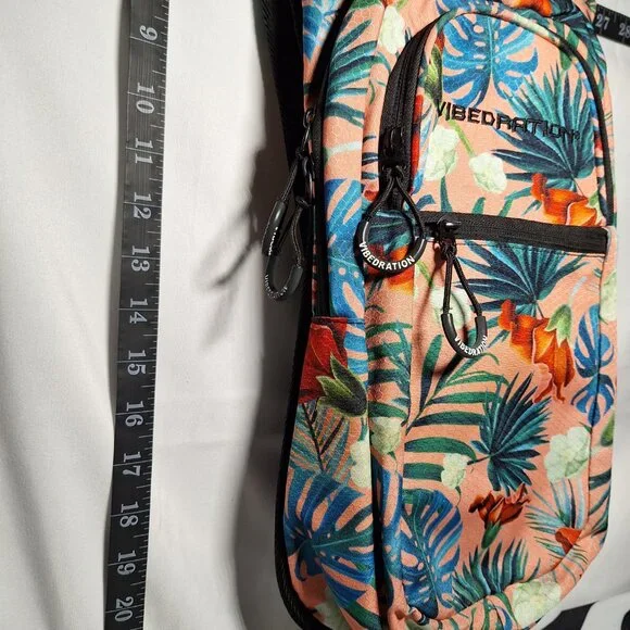 Vibedration Hydration Backpack w/o bladder - Tropical Floral 